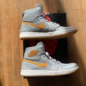 Nike Jordan 1 high Flynit Wolf Grey and Gum bottom